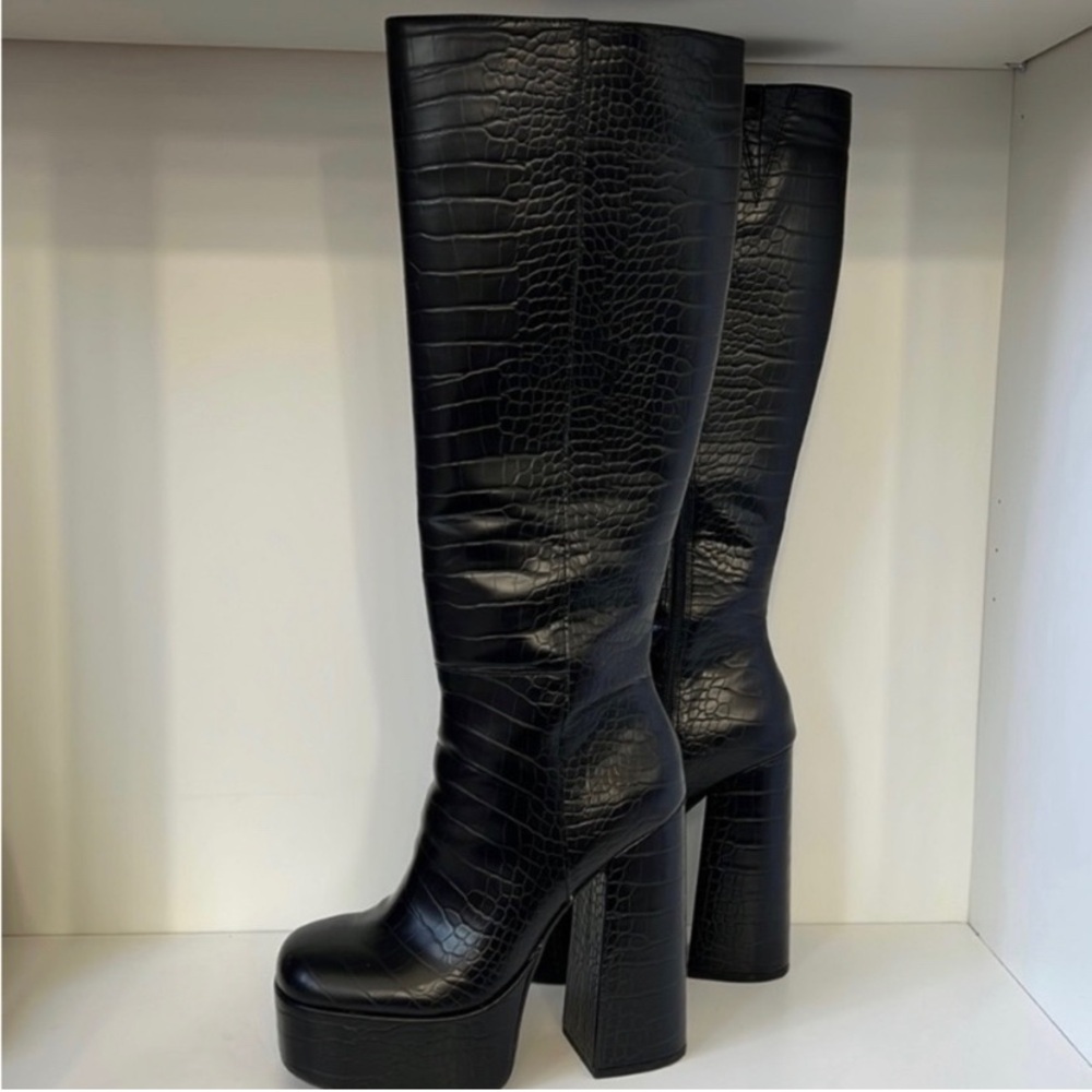 Jessica Simpson platform Samah boots